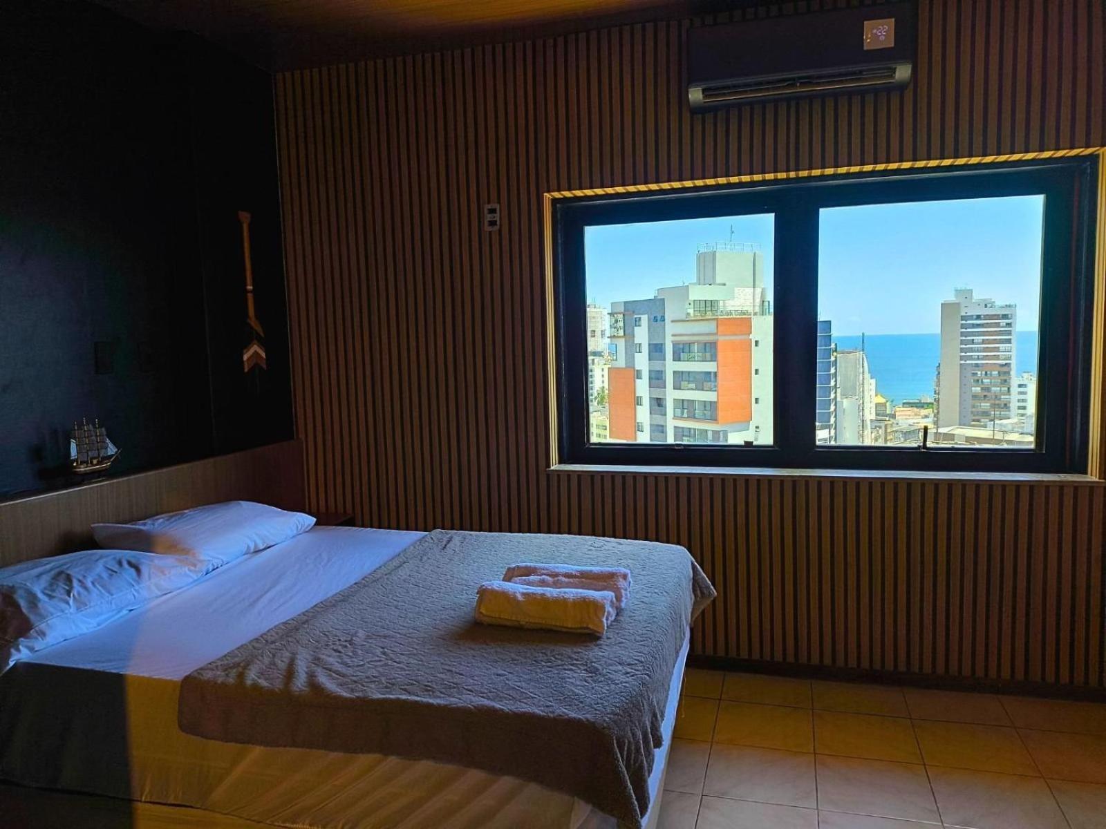 Lindo Apt Vista Mar Completo Com Piscina No Rooftop Do Edf, Proximo Ao Porto Da Barra Salvador Exterior foto